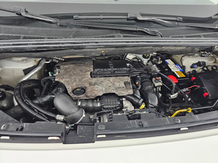 2022 Peugeot Partner Short van 