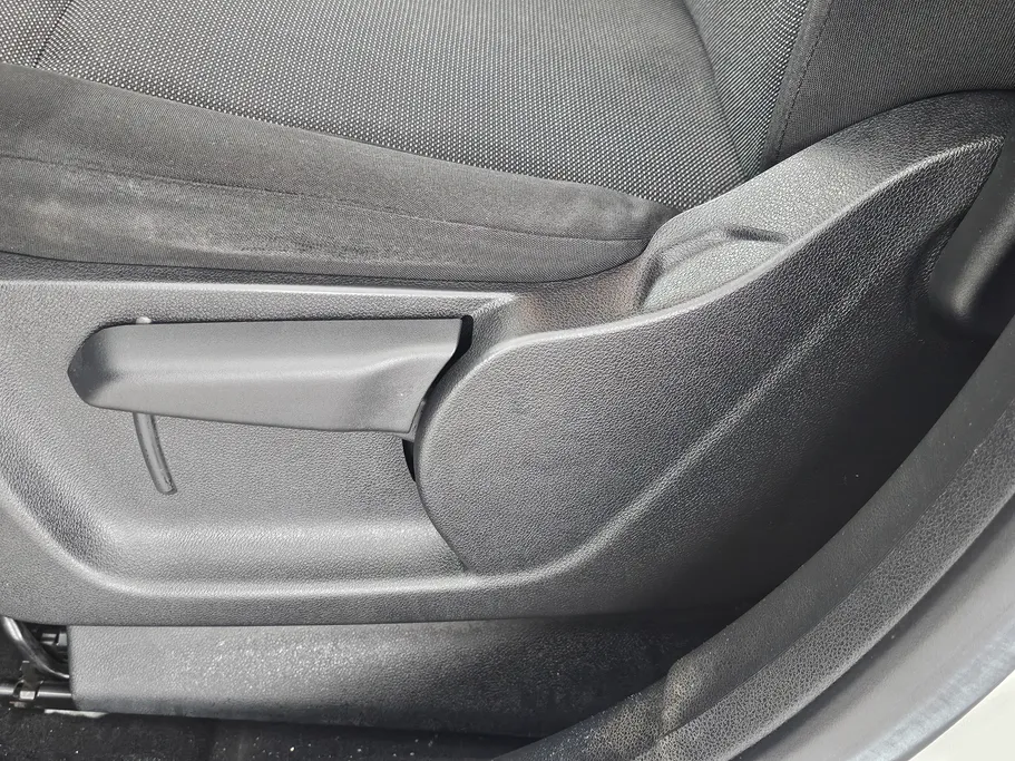 2022 Peugeot Partner Short van 