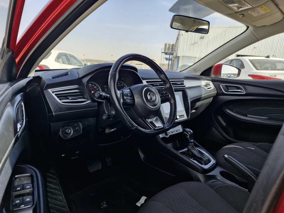 2022 ام جي 5 COM 