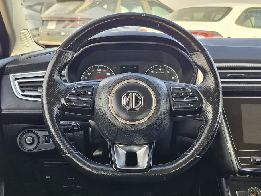 2022 ام جي 5 COM 