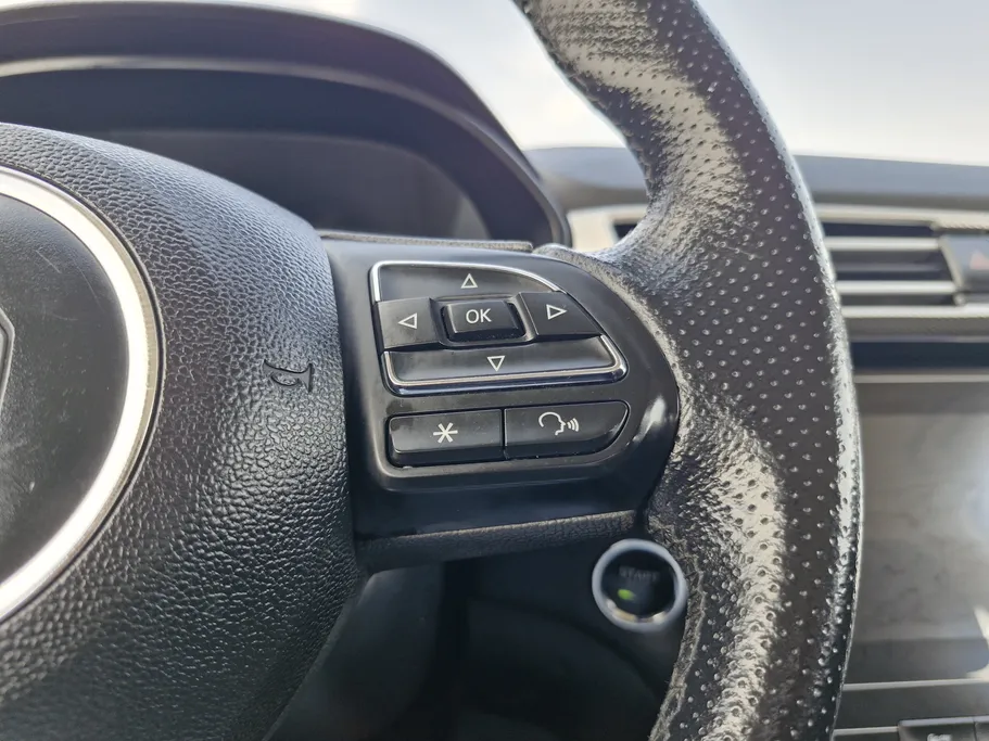 2022 ام جي 5 COM 