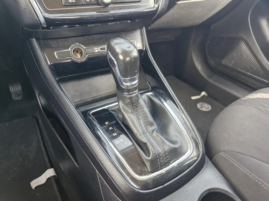 2022 ام جي 5 COM 