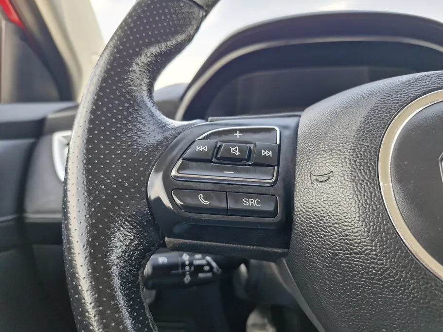 2022 ام جي 5 COM 