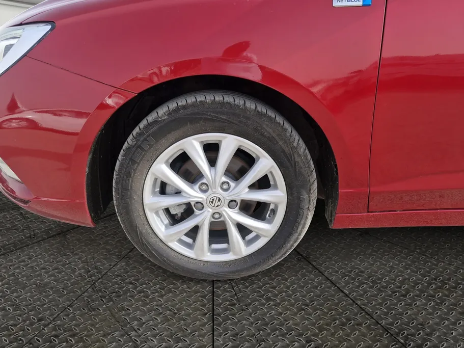 ام جي 5 COM 2022 