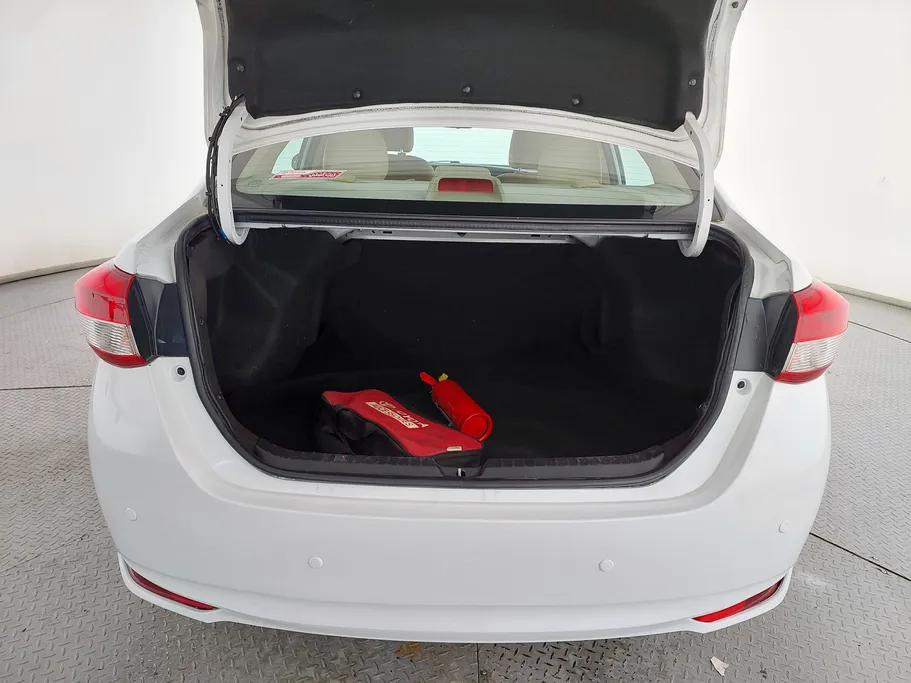 2022 Toyota Yaris  Y 