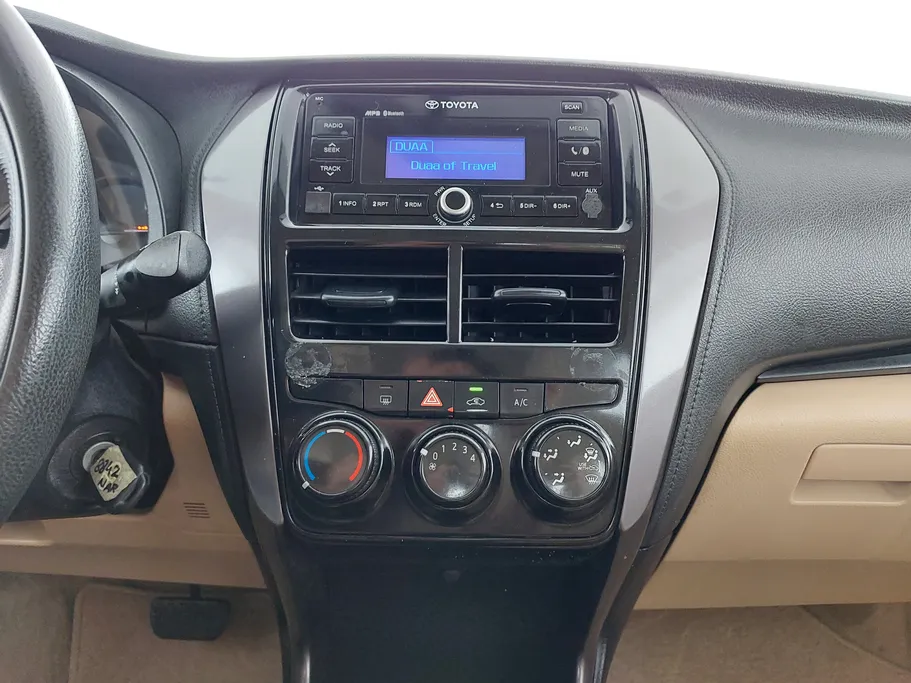 2022 Toyota Yaris  Y 