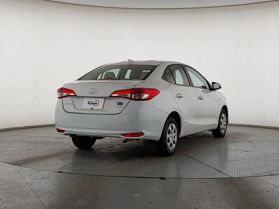 2022 Toyota Yaris  Y 