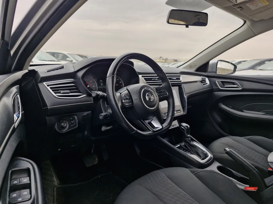 ام جي 5 COM 2022 