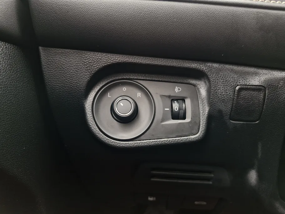 ام جي 5 COM 2022 