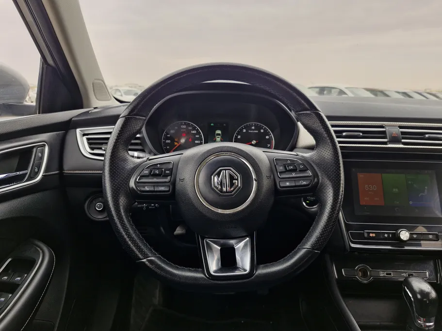 ام جي 5 COM 2022 