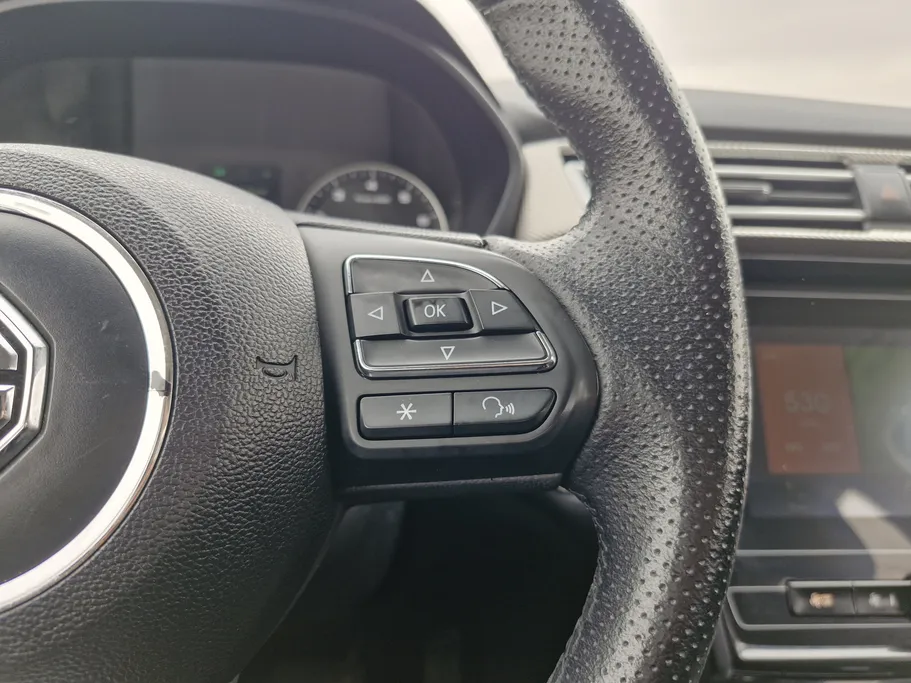 ام جي 5 COM 2022 