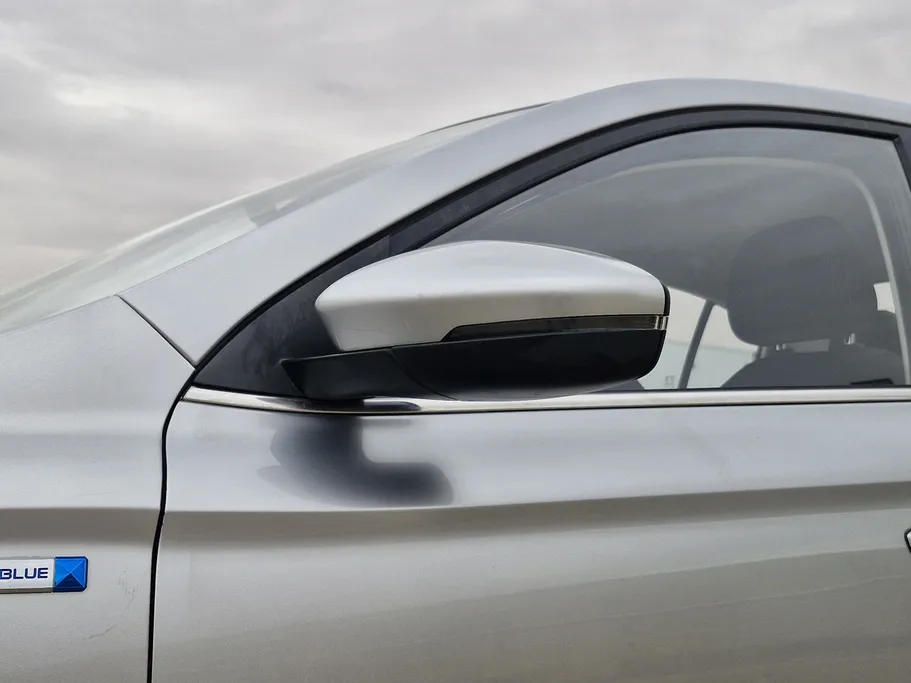 ام جي 5 COM 2022 