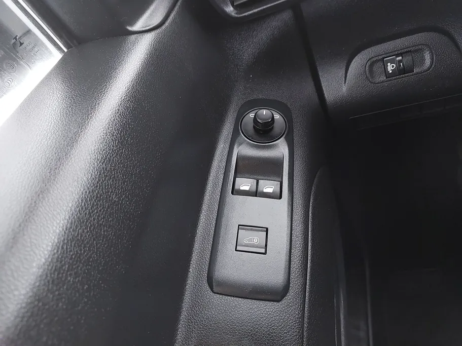 2022 Peugeot Partner Short van 