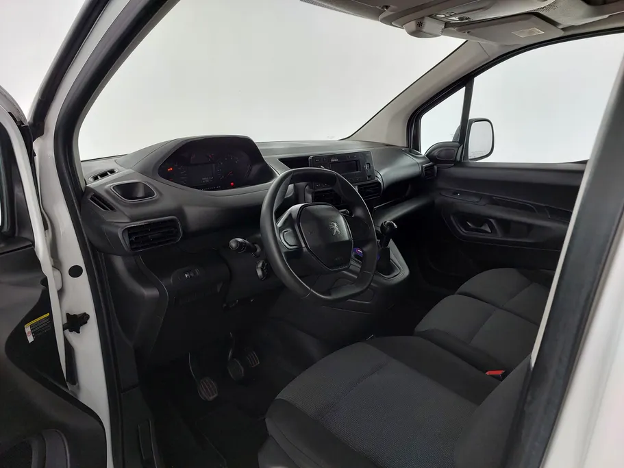 2022 Peugeot Partner Short van 