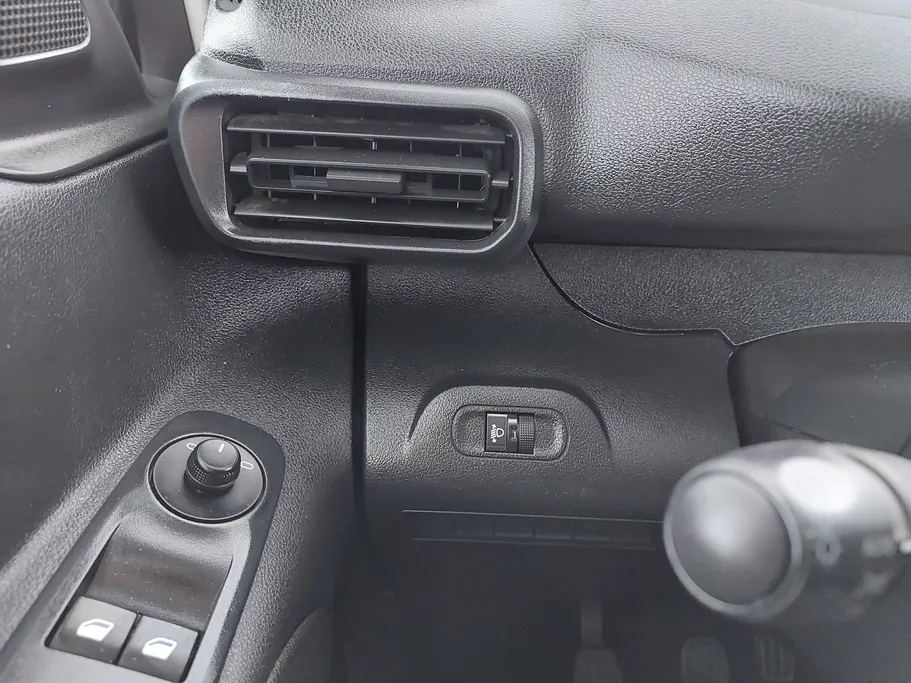 2022 Peugeot Partner Short van 