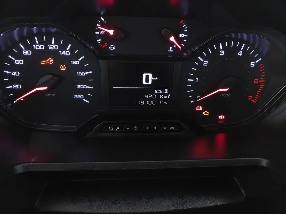 2022 Peugeot Partner Short van 