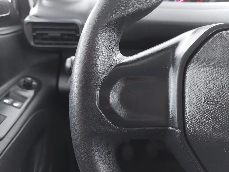 2022 Peugeot Partner Short van 