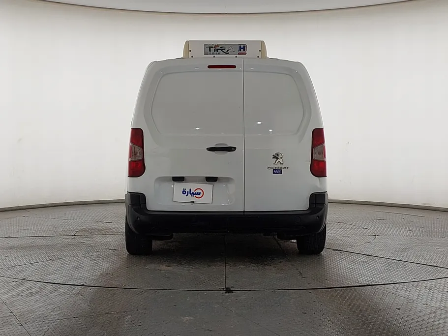 2022 Peugeot Partner Short van 