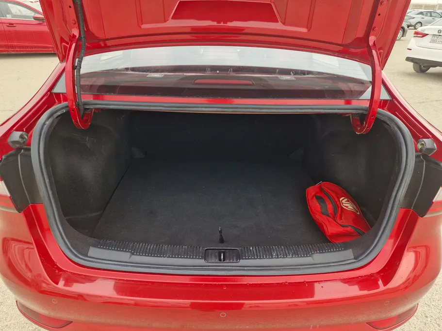 2022 ام جي 5 COM 