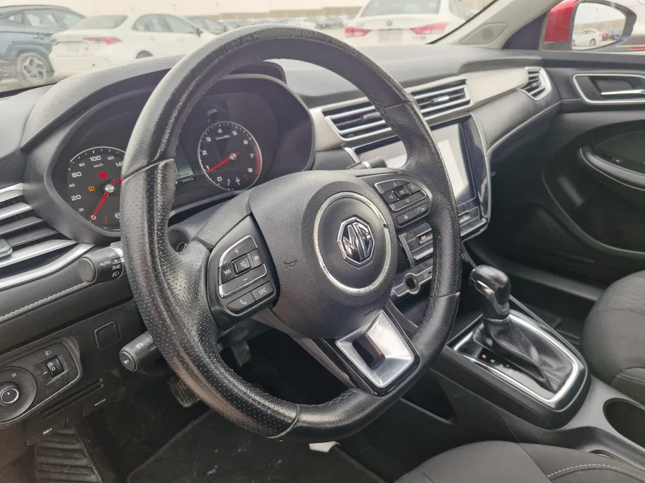 2022 ام جي 5 COM 