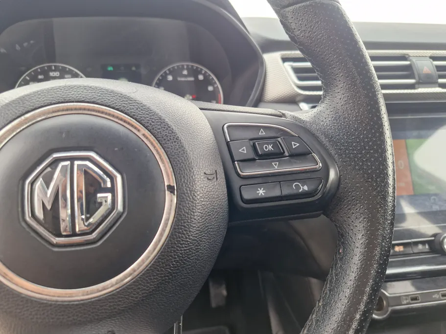 2022 ام جي 5 COM 