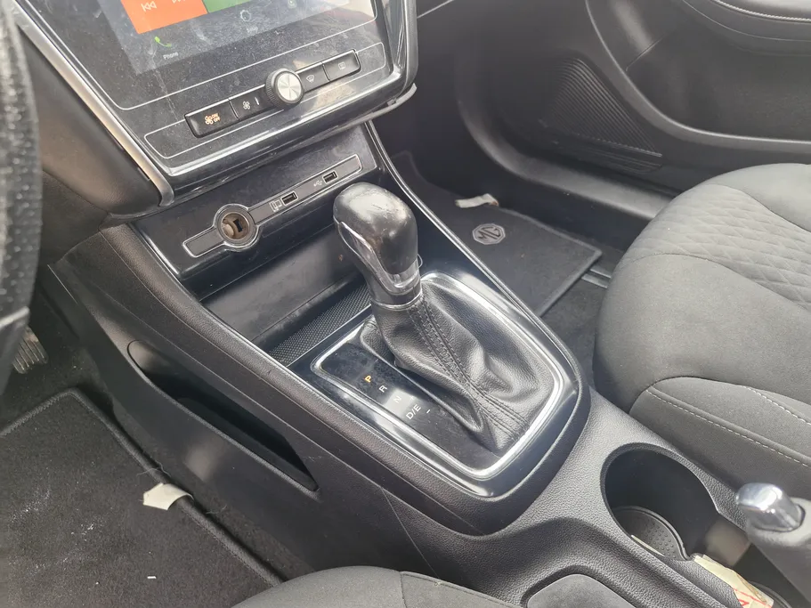 2022 ام جي 5 COM 