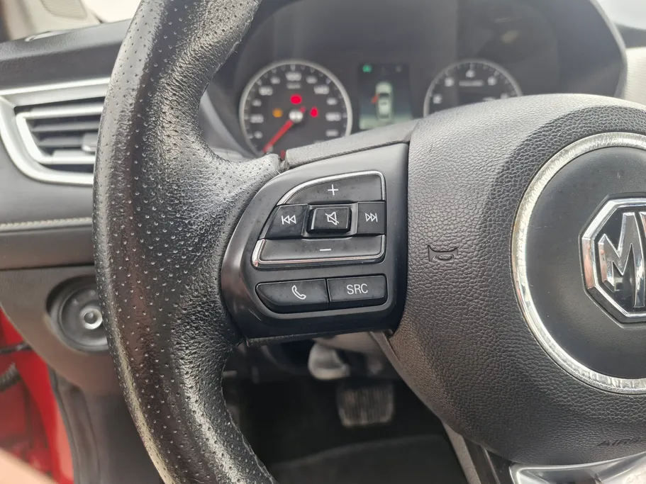 2022 ام جي 5 COM 