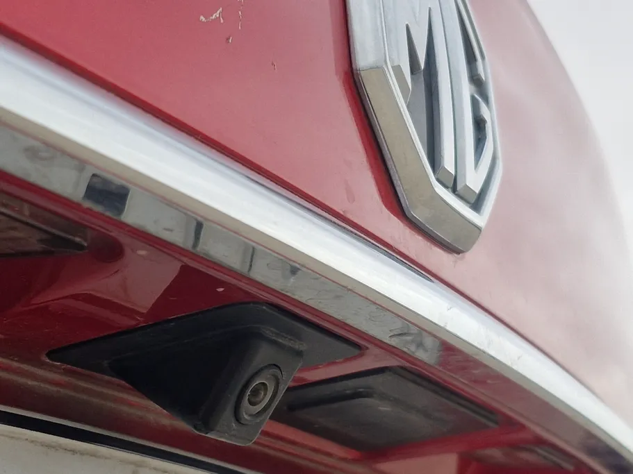 2022 ام جي 5 COM 