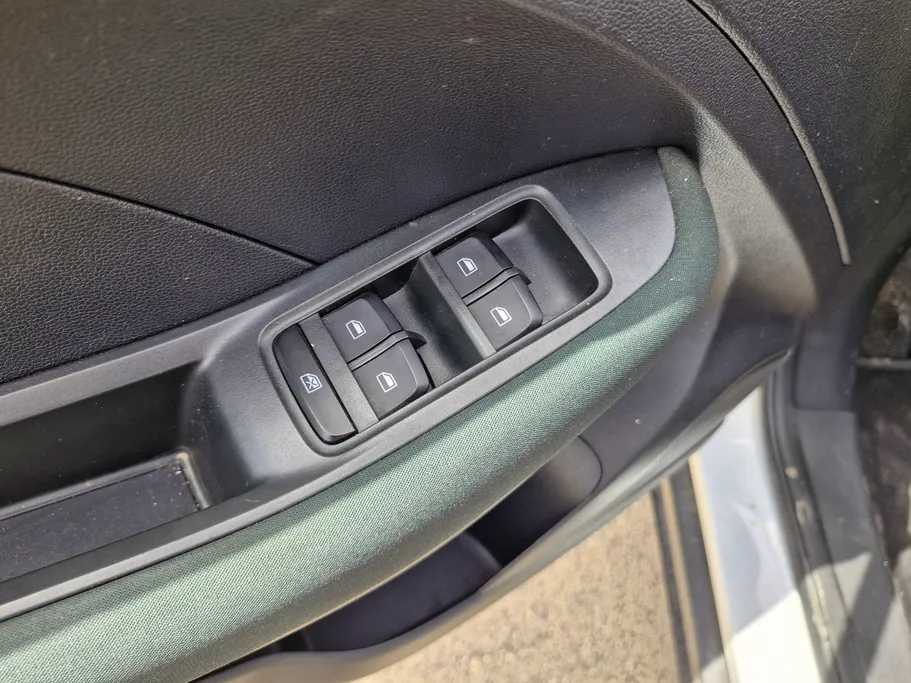 2023 MG ZS STD 