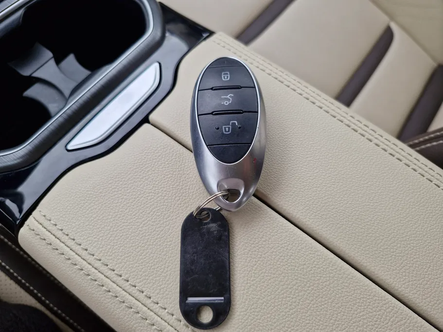 2023 FAW Bestune T77  