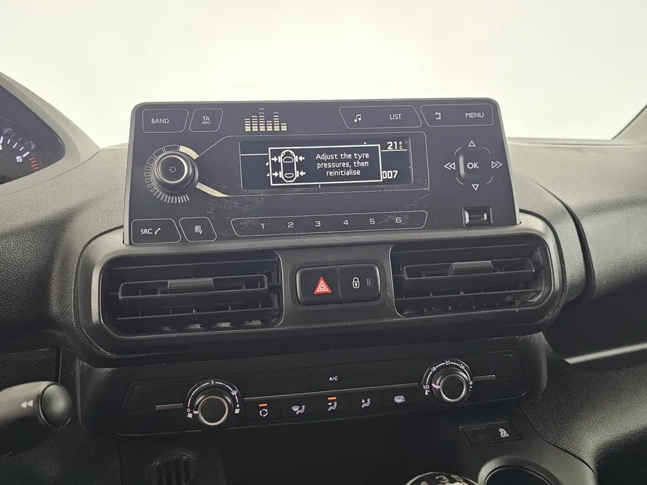 بيجو بارتنر Short van 2022 