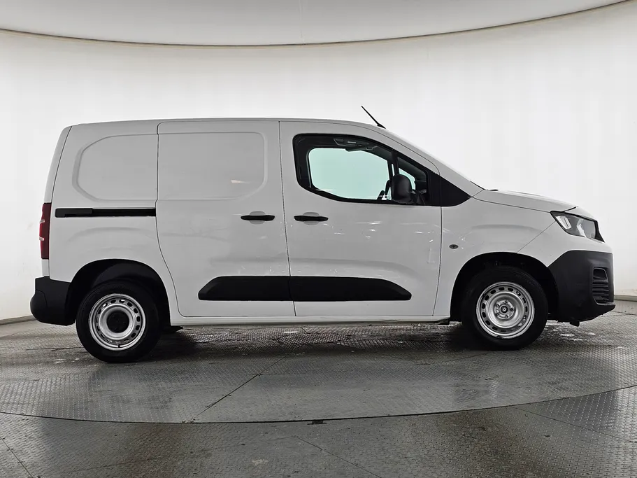 بيجو بارتنر Short van 2022 