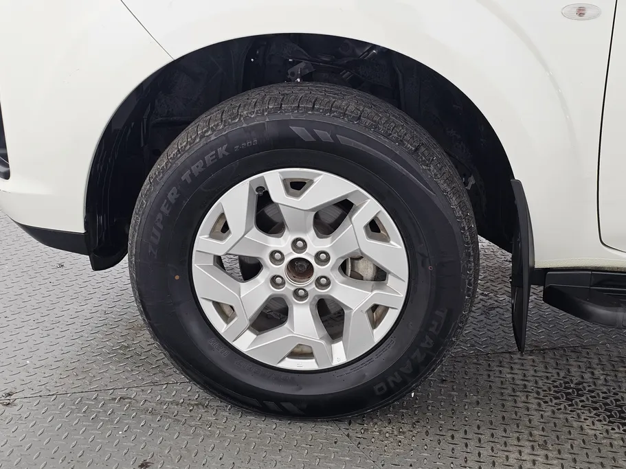 2023 Nissan Xterra SE 