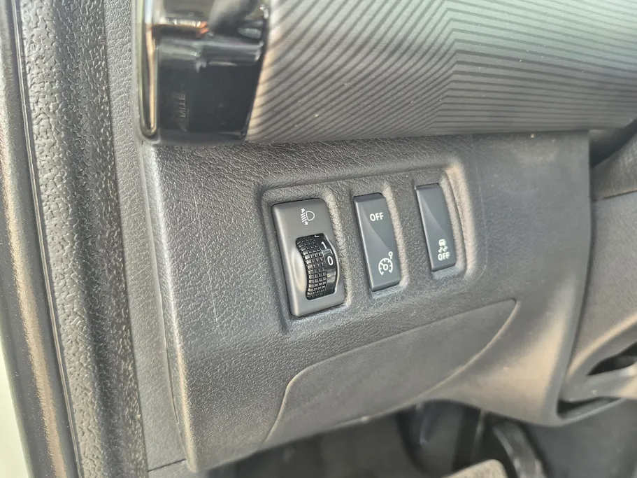 نيسان ماجنايت SV 2025 