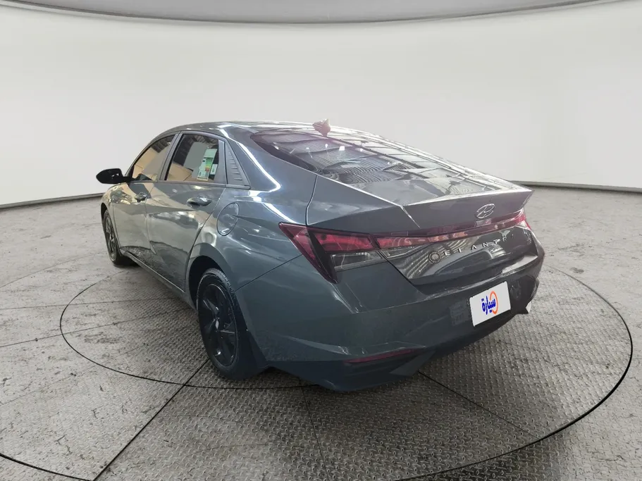 2023 Hyundai Elantra Smart 