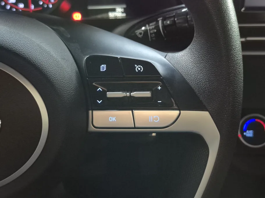 2023 Hyundai Elantra Smart 