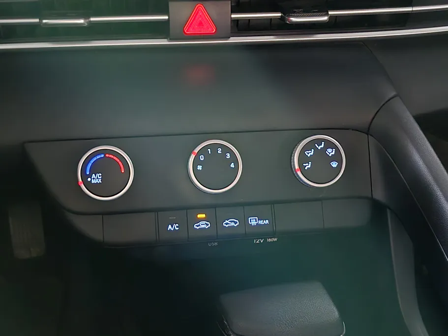 2023 Hyundai Elantra Smart 