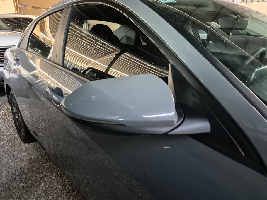 2023 Hyundai Elantra Smart 