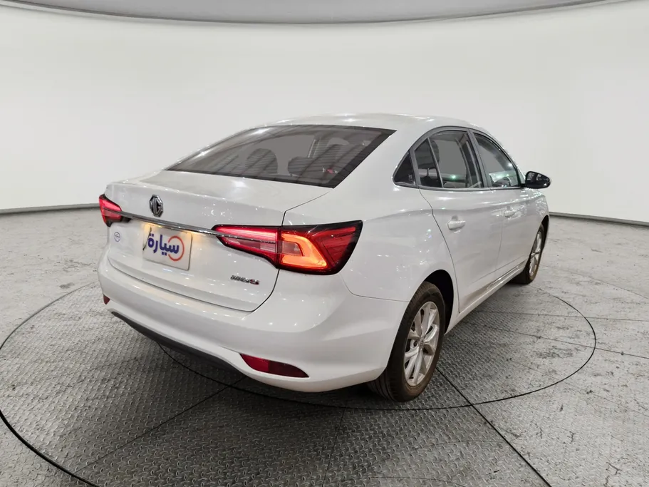 ام جي 5 STD 2023 