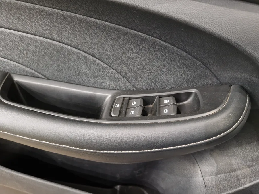 ام جي 5 STD 2023 