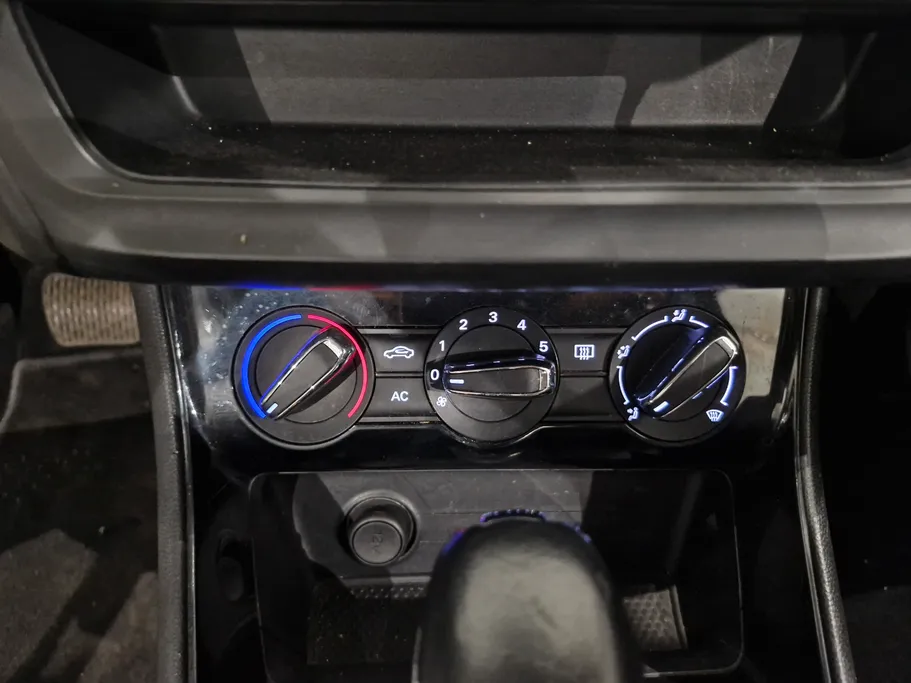 ام جي 5 STD 2023 