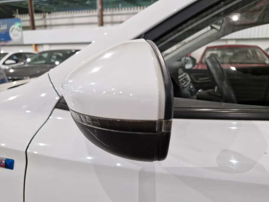 ام جي 5 STD 2023 