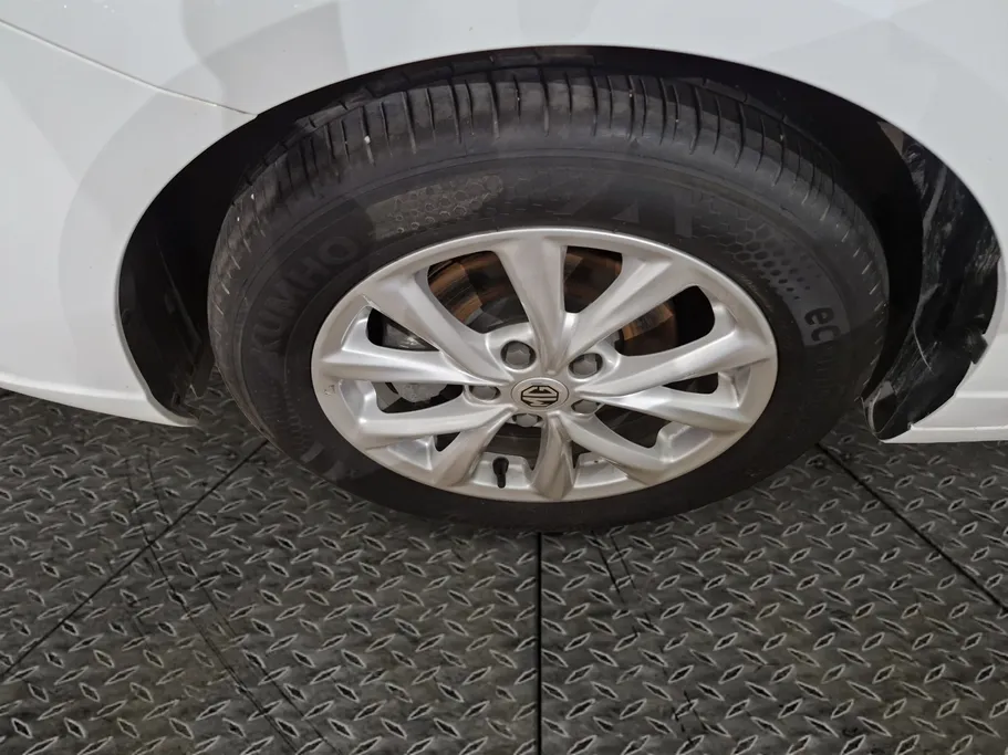 ام جي 5 STD 2023 