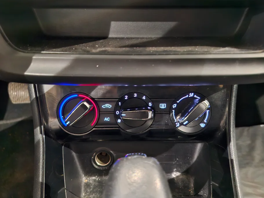 ام جي 5 STD 2023 