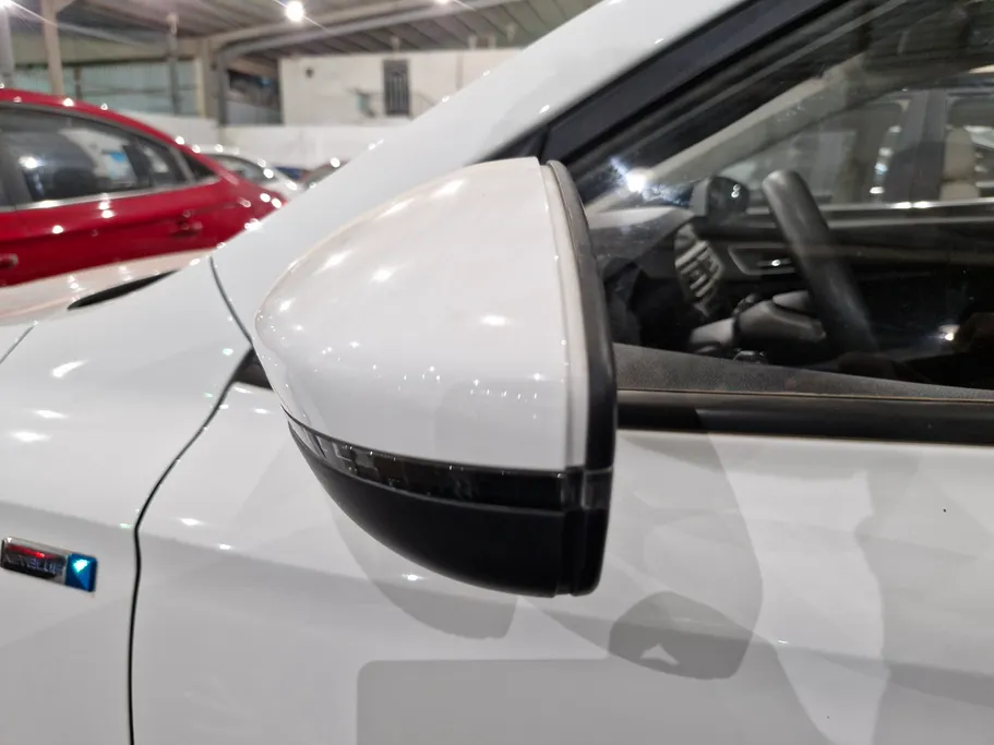 ام جي 5 STD 2023 