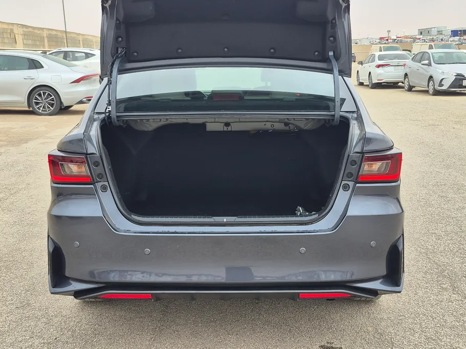 تويوتا يارس Y 2024 