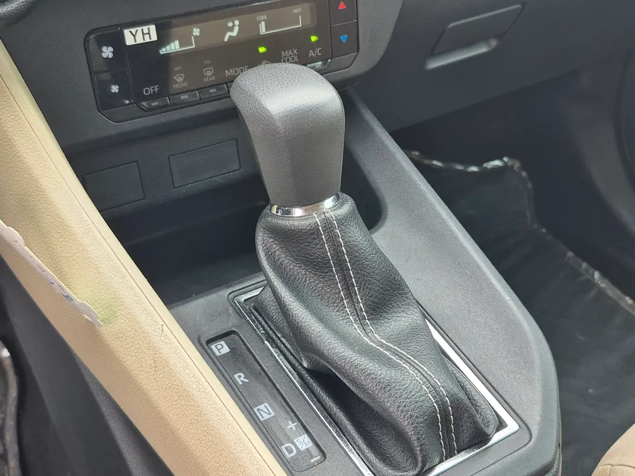 تويوتا يارس Y 2024 