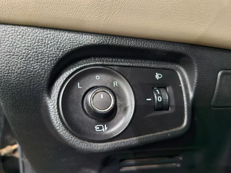 ام جي 5 LUX 2023 