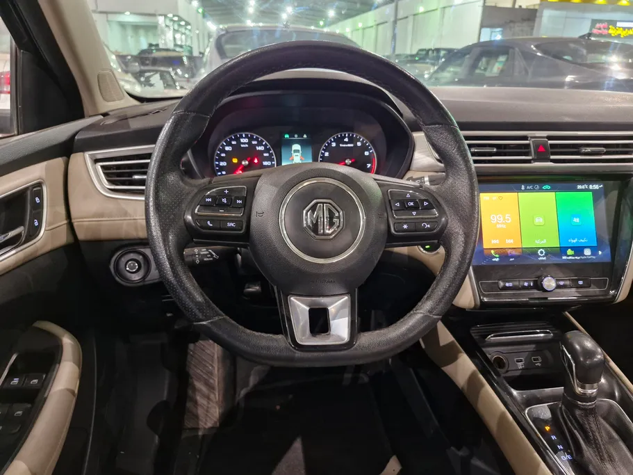 ام جي 5 LUX 2023 