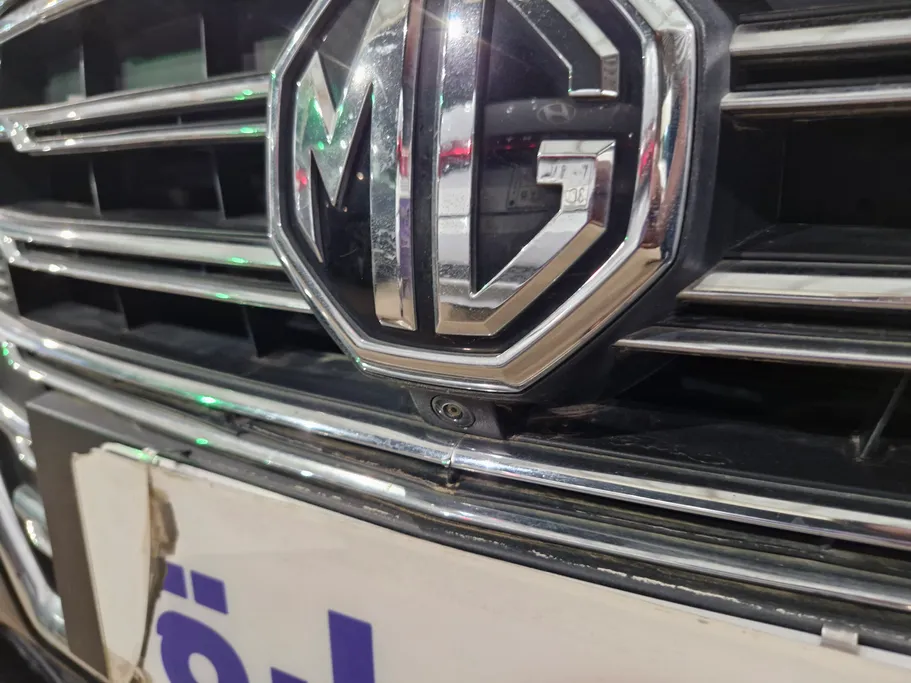 ام جي 5 LUX 2023 